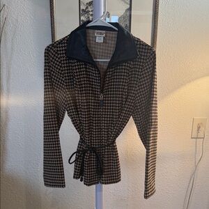 Sara Houndstooth Patterned Top